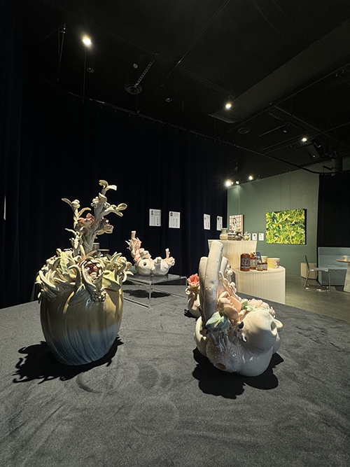 Yumeng Li curates an exhibition with the Potters Guild of BC